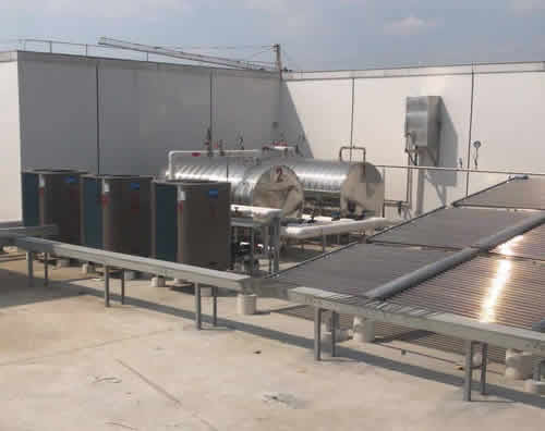 廣州白云機場綜合保稅區南區 - 15噸太陽能+空氣能熱水工程項目